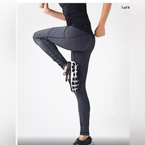 Lululemon Herringbone Speed Tight‎ 4 B18